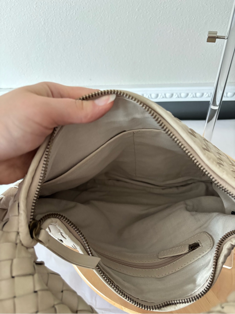 Woven 100% Leather Knot Medium Hobo Shoulder Bag in Light Cream - Picture 5 of 5